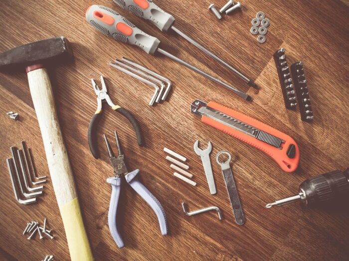 tools-864983_1280
