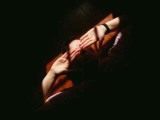 Dysthymie-Despression-junge-Frau-Therapie-Gendermagazin